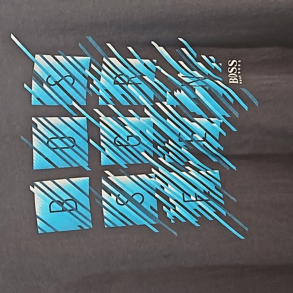 Hugo Boss Tshirt - Picture 2 of 9